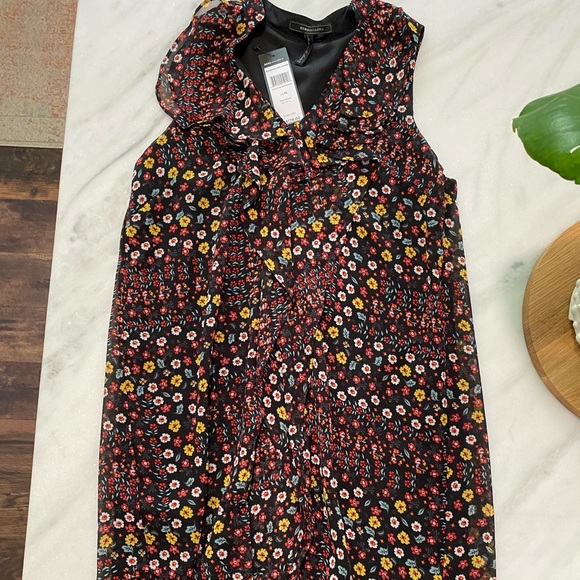 BCBGMaxAzria Dresses & Skirts - NWT BCBG Max Azria Floral Dress XS